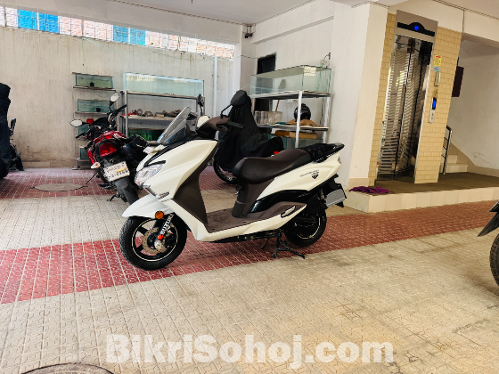 Suzuki Burgmen Street-125